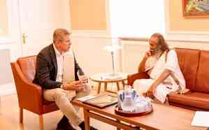 Sri Sri Ravi Shankar meets Iceland PM, discusses need to prioritise mental health issues