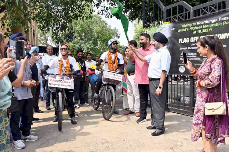 'Green Transportation' awareness ride flagged off under 'Wake Up Ludhiana' campaign