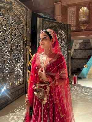 Debchandrima's lehenga in ‘Suhagan Chudail’ inspired by Aishwarya Rai's in 'Jodhaa Akbar'