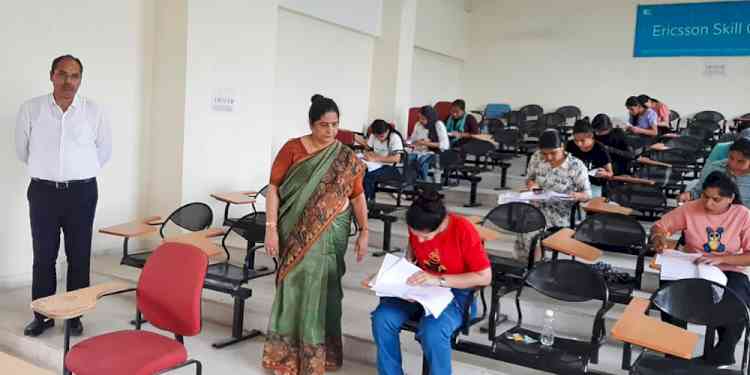 बीपीएसएमवीः एलएलएम की 30 सीटों पर दाखिले के लिए 75 छात्राओं ने दी प्रवेश परीक्षा
