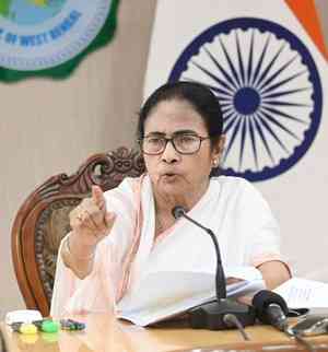 Will meet Thackaray, Sharad Pawar and Akhilesh in Mumbai: Mamata Banerjee