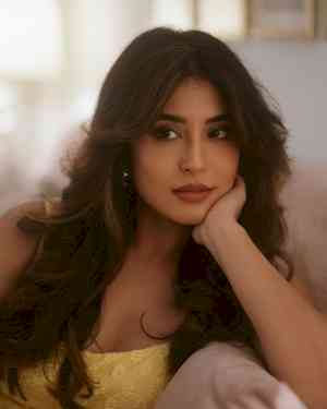 Kritika Kamra on working with Nagraj Manjule: This will be a learning experience