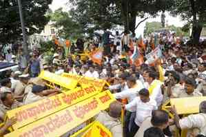 K'taka BJP protests demanding resignation of Siddaramaiah in Tribal Welfare Board case  