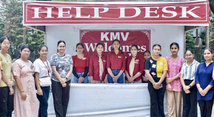 KMV installs Help Desk at the campus for the new students