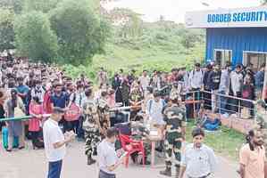 Over 4,300 students crossed over to India from B’desh in last 4 days