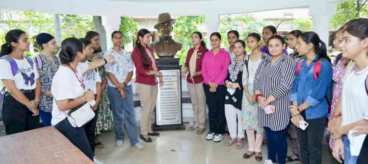 KMV’s new students acquainted about the rich history & heritage of KMV during the guided tours