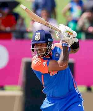 'Street-smart' Suryakumar backed to rise up to India T20I captaincy challenge