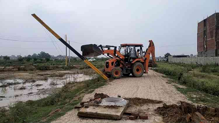 GLADA demolishes 11 unauthorized colonies at Villages Bhamian Khurd & Bhamian Kalan 