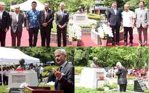 EAM Jaishankar unveils Mahatma Gandhi's bust in Tokyo