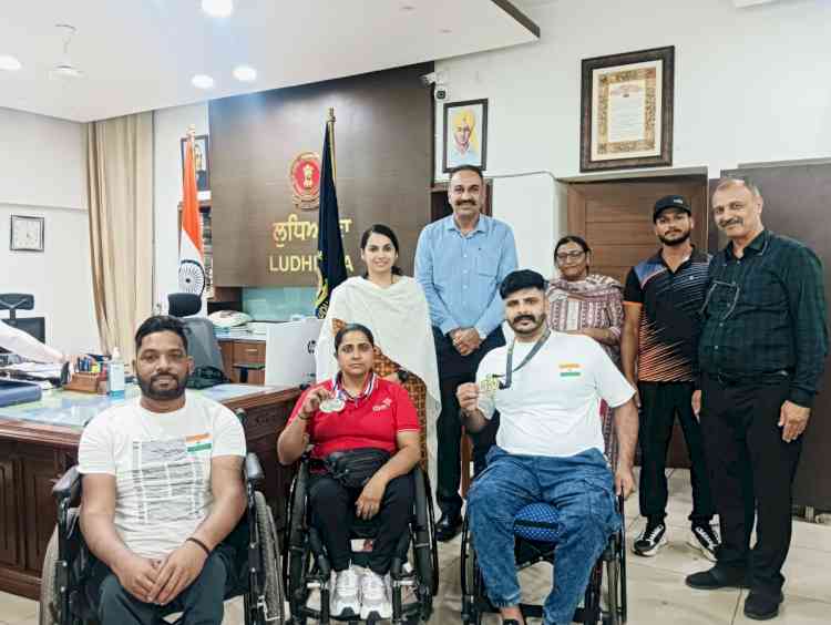 DC lauds Para TT international player Shubham and para badminton player Shabana for bringing laurels