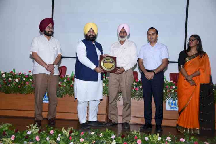 Lyallpur Khalsa College Principal Dr. Jaspal Singh honored