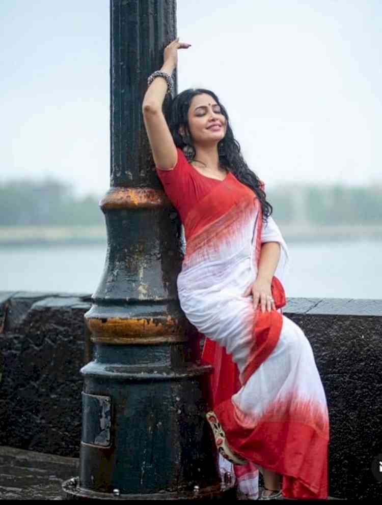 Angoori Bhabi's Monsoon photoshoot gets viral