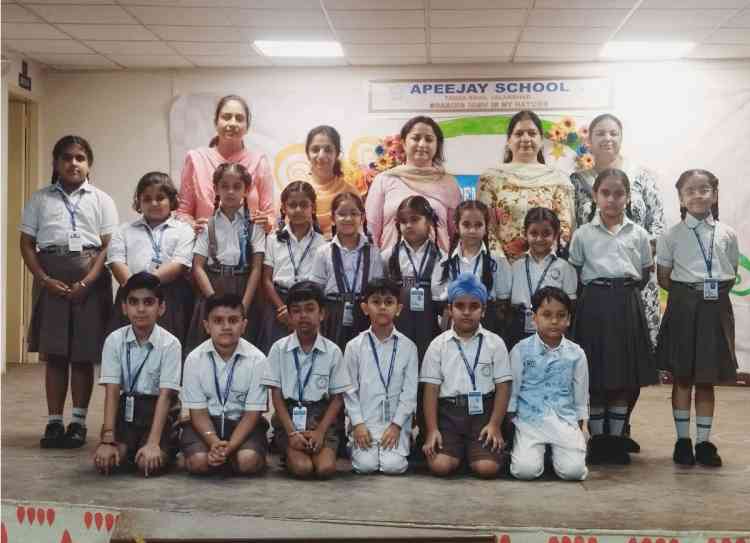 Hindi Poem Recitation Competition at Apeejay School