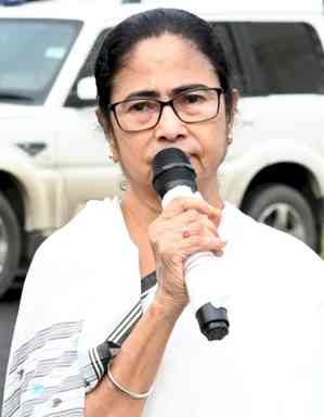 Amid unrest in B'desh, Mamata appeals to people to maintain peace in Bengal