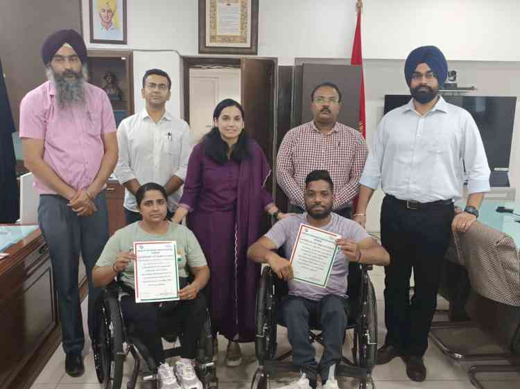 DC felicitates PWD voters' icons for raising awareness