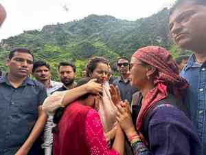 Kangana visits flood hit village in Himachal, says people not getting govt help