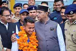 Hockey midfielder Vivek Sagar gets hero's welcome in MP after Paris Olympics bronze