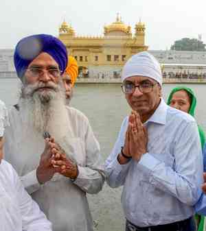 CJI pays obeisance at Golden Temple, calls it 'a great privilege'