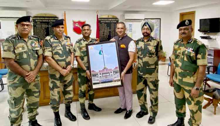 Patriotic portrait dedicated to 78th Independence Day unveiled by Inspector General Border Security Force Jalandhar 