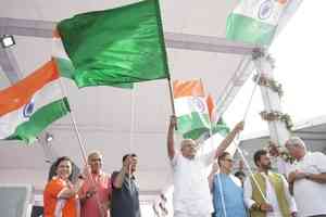 Vice President flags off 'Har Ghar Tiranga' Bike Rally, urges national unity