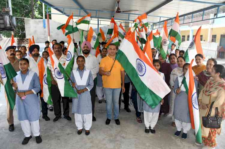 Patriotic drive “Har Ghar Tiranga” initiated in Ludhiana Schools under patronage of MP Arora