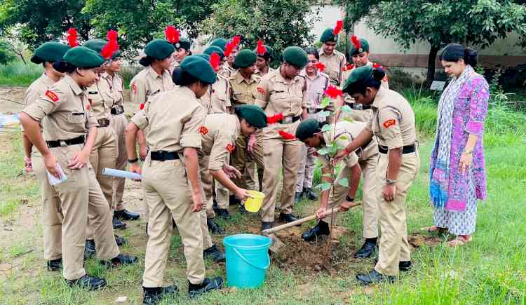 एनसीसी कैडेट्स ने देश व समाज को नशा मुक्त बनाने की शपथ ली