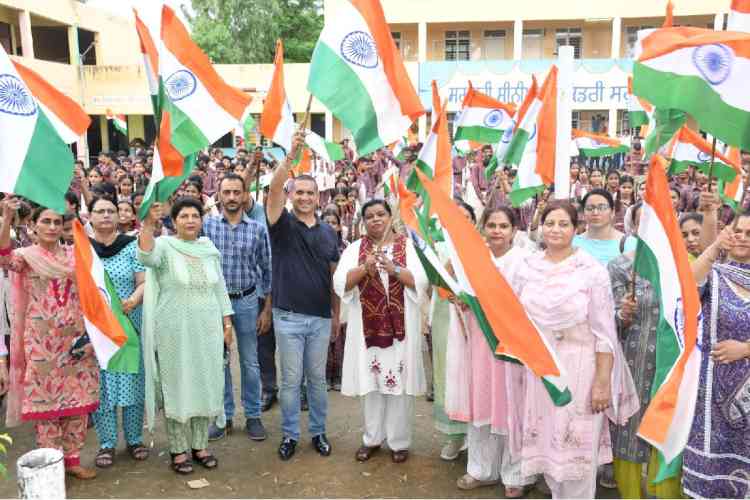 Two-day patriotic drive “Har Ghar Tiranga” initiated in schools under patronage of MP Arora concluded