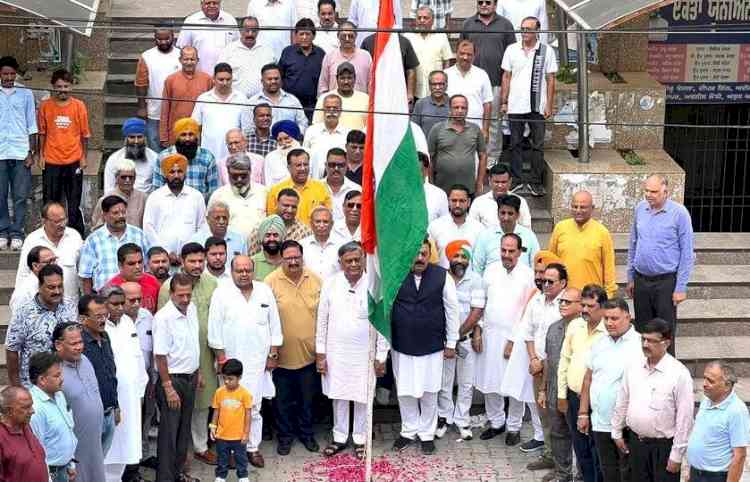 Manoranjan Kalia unfurls Tricolor on 78th Independence Day