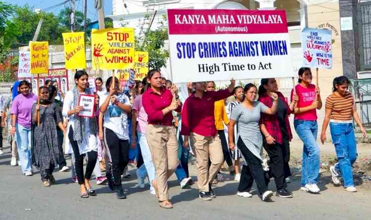 KMV students and staff protest against Women Crimes 