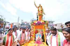 Telangana CM slams BRS’ KT Rama Rao over threat to remove Rajiv Gandhi's statue