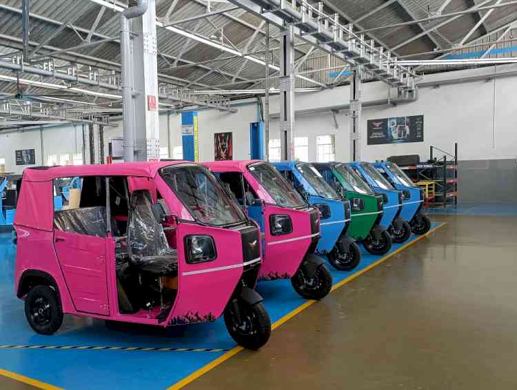 Montra Electric delivers 5000 super autos within one year from launch