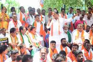 CM Siddaramaiah, his followers looted thousands of MUDA plots: BJP leader Ashoka