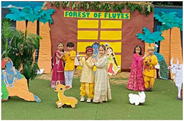 Ivy World Play School, Civil Lines, celebrated Janamashtmi