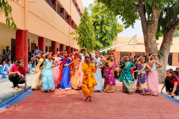 दही-हांडी प्रतियोगिता में नर्मदा सदन ने मारी बाजी