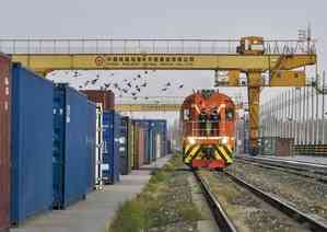 Heavy rains lead to train derailment near Surat