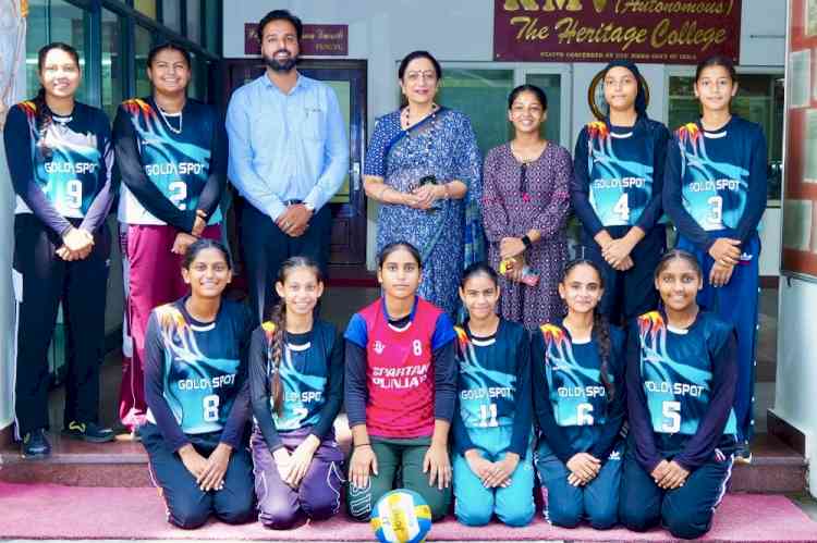 KMV Collegiate Sr. Sec. School volleyball team bags champion position in District tournament 