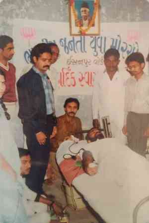 As BJP’s membership drive kicks off, PM Modi’s old picture of blood donation draws attention