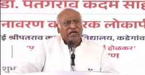 Collapse of Chhatrapati’s statue an insult to India and Maharashtra: Kharge