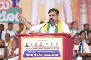 K’taka BJP claims list of CM aspirants growing, Shivakumar frontrunner 