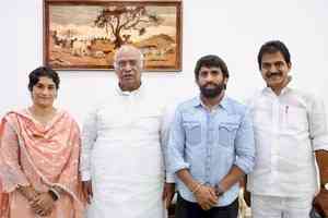 Vinesh Phogat, Bajrang Punia join Congress, may contest Haryana polls