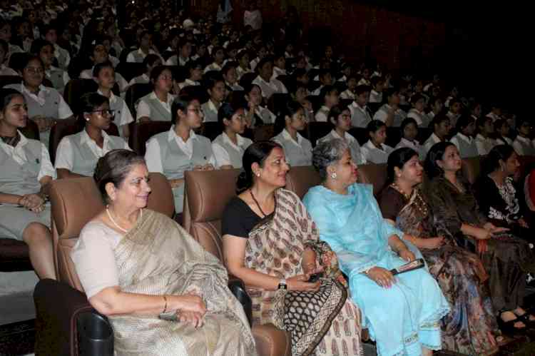 Ivy World School celebrated Teacher’s Day with great avidity and grandeur