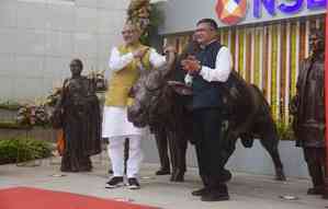 'Symbol of India's growth, aspirations': Maha Governor unveils statue of iconic NSE bull