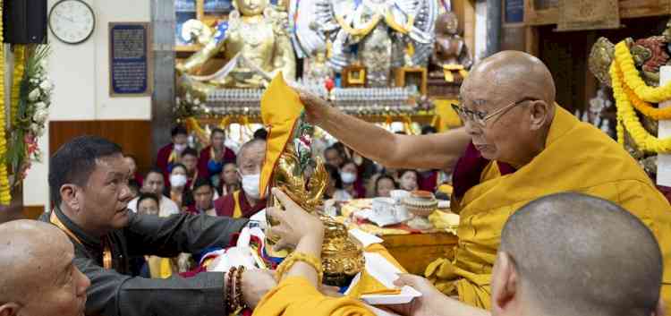 Samajwadi Party MP Dimple Yadav meets Dalai Lama in Dharamshala, Expresses support for Tibetan Cause