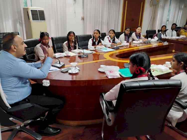 Ludhiana students propose clean air solutions to Municipal Commissioner on International Day of Clean Air for Blue Skies