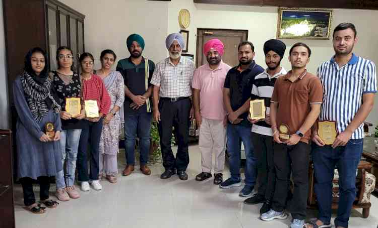 Students of Lyallpur Khalsa College performed splendidly in GNDU exams of M.Sc. Mathematics Semester-II