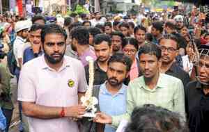 Despite deadline to join duty, junior doctors vow to continue protest in Bengal