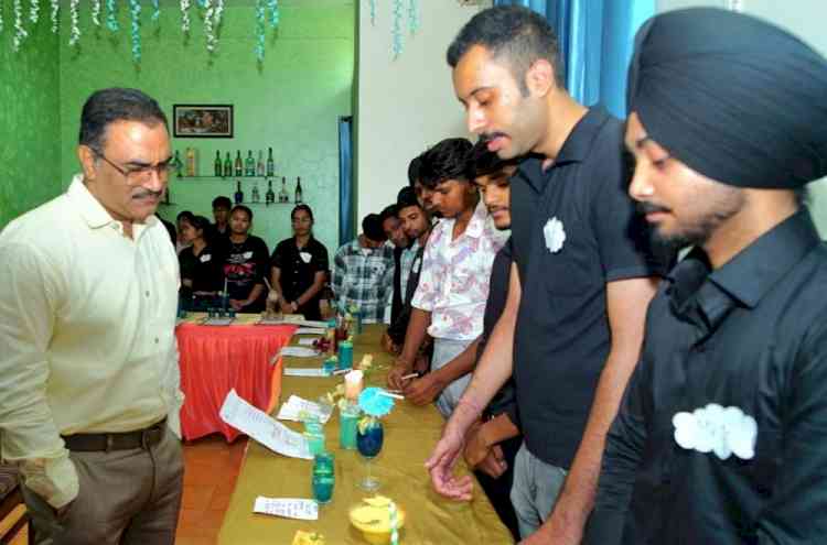 दोआबा कालेज में मॉकटेल नॉकआऊट कम्पीटिशन आयोजित 