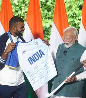 PM Modi pens 'heart-warming letter' to hockey stalwart Sreejesh on his retirement