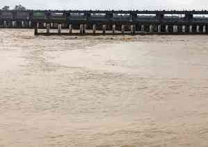 Rising Gandak level, soil erosion increases flood threat in Bihar's West Champaran