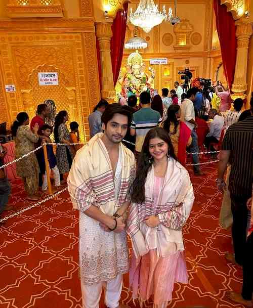 Chhathi Maiyya Ki Bitiya actors Ashish Dixit and Brinda Dahal visit Andhericha Raja to pray for show’s success